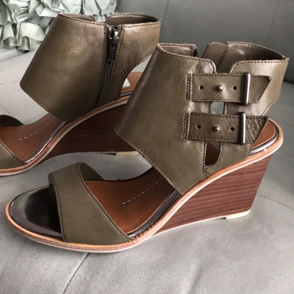 Wedges Dolce Vita size 7